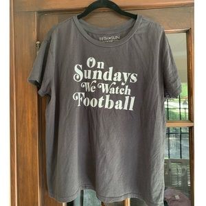 On sundays we watch football t-shirt size XXL